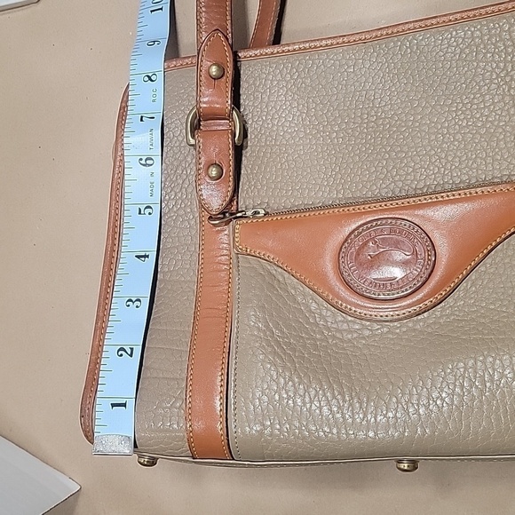 Vintage Dooney & Bourke Taupe Pebbled Leather Satchel / Shoulderbag / Purse - Picture 13 of 14